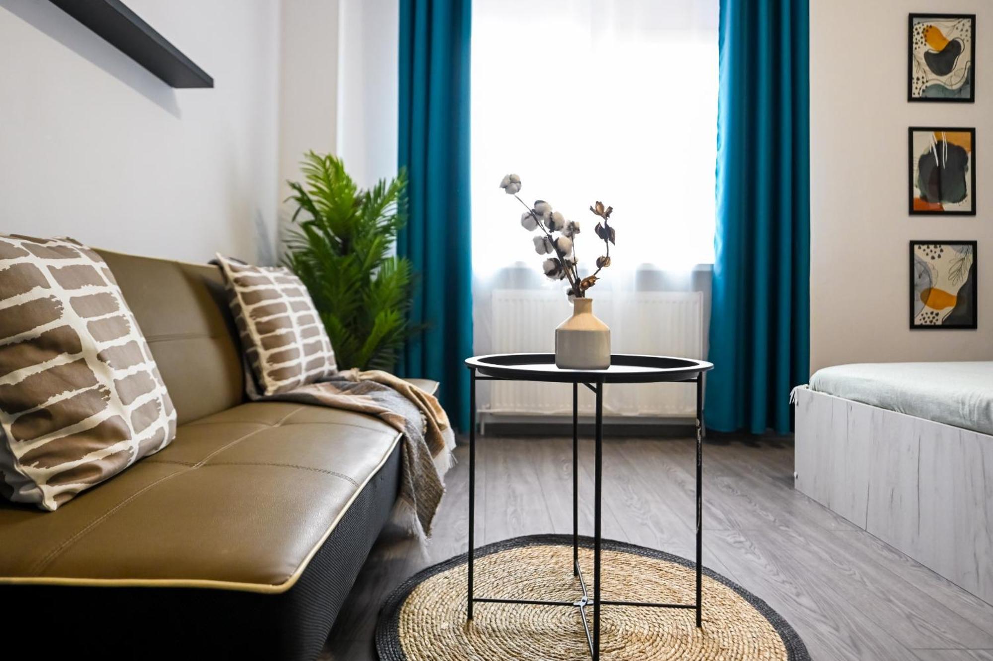 בוקרשט Old Town Charm - Modern & Comfortable Accommodation In The Heart Of The City מראה חיצוני תמונה