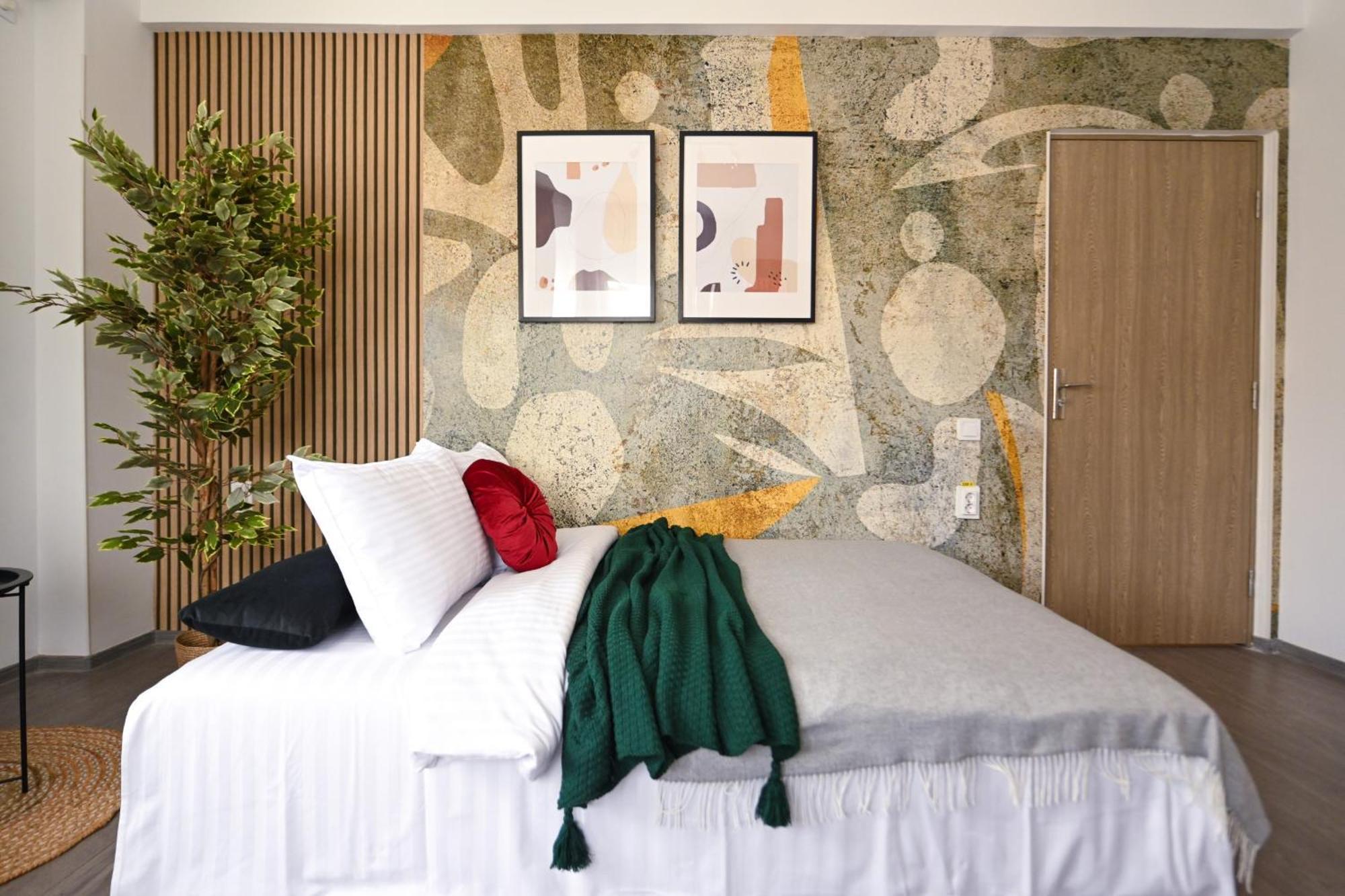 בוקרשט Old Town Charm - Modern & Comfortable Accommodation In The Heart Of The City מראה חיצוני תמונה