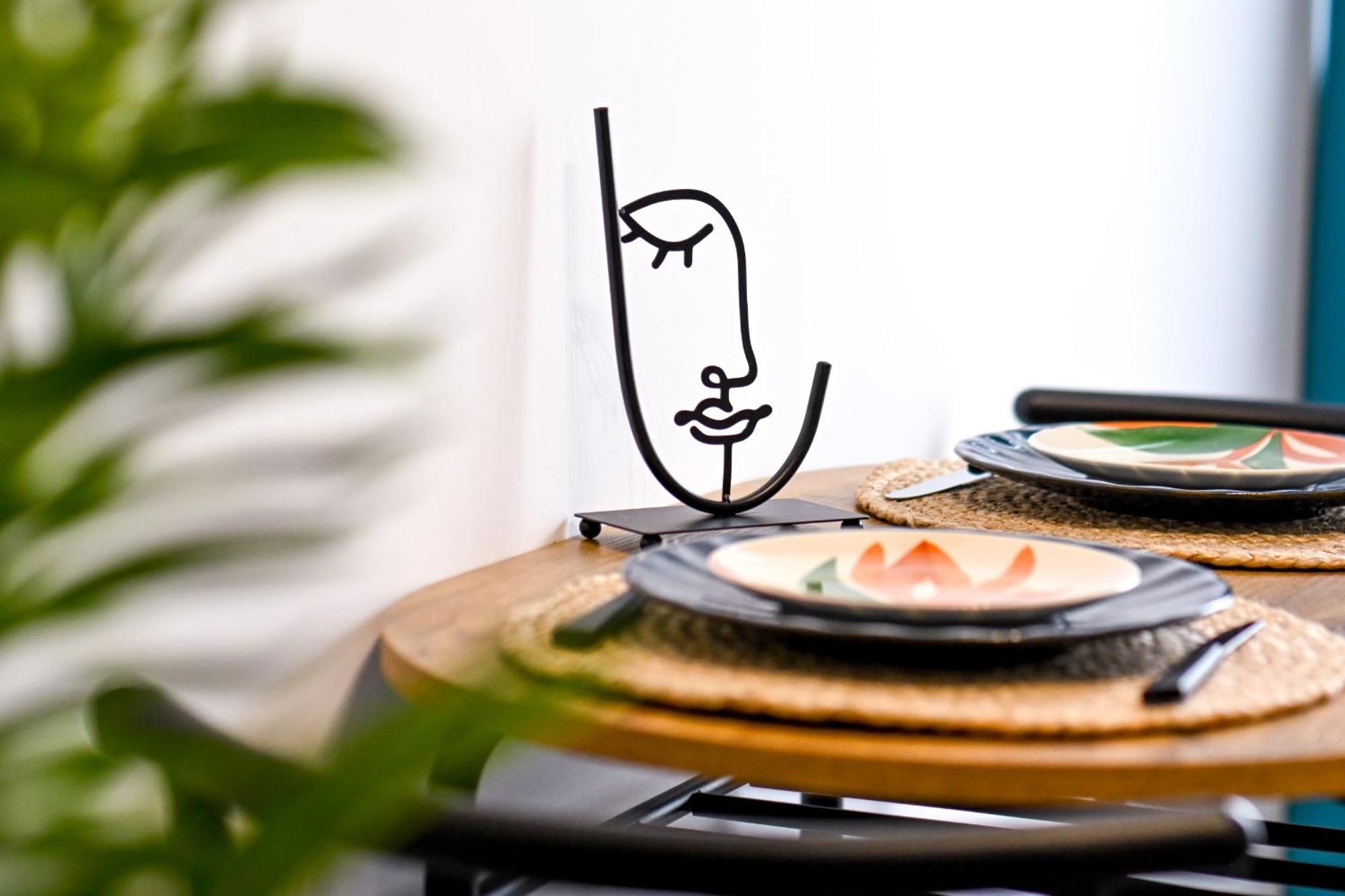 בוקרשט Old Town Charm - Modern & Comfortable Accommodation In The Heart Of The City מראה חיצוני תמונה