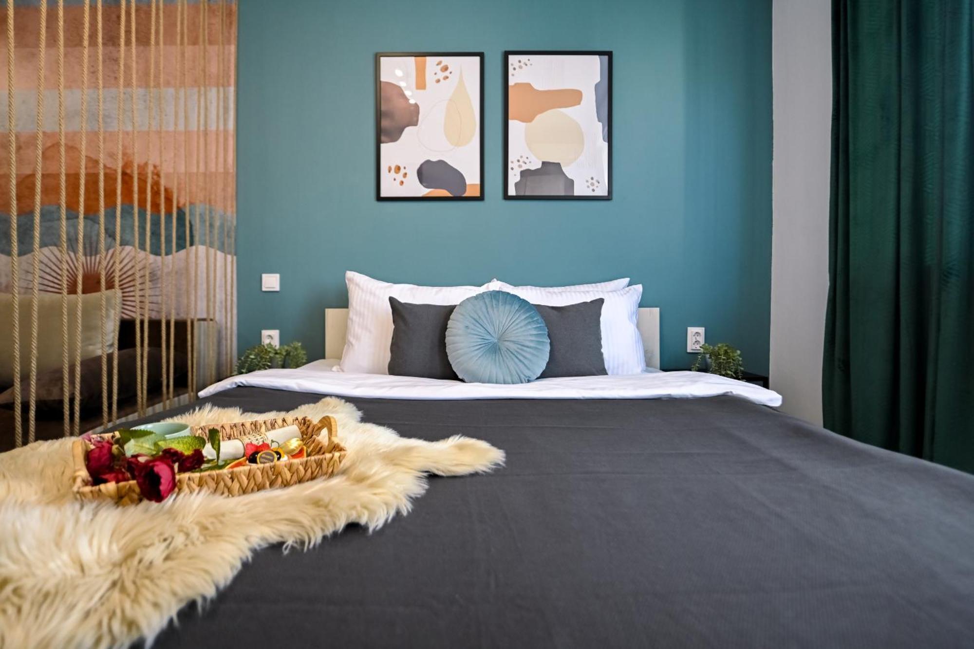 בוקרשט Old Town Charm - Modern & Comfortable Accommodation In The Heart Of The City מראה חיצוני תמונה