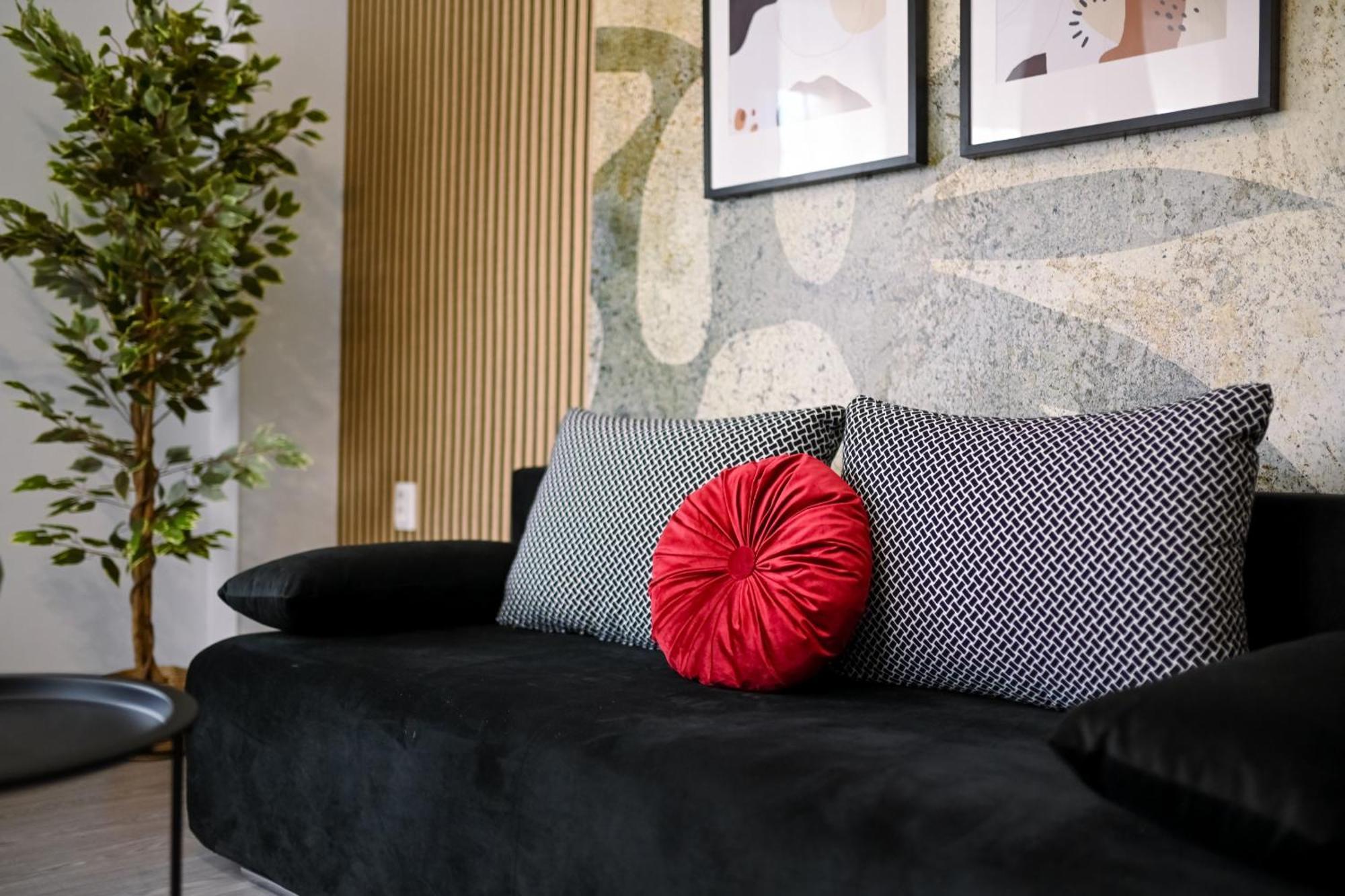 בוקרשט Old Town Charm - Modern & Comfortable Accommodation In The Heart Of The City מראה חיצוני תמונה