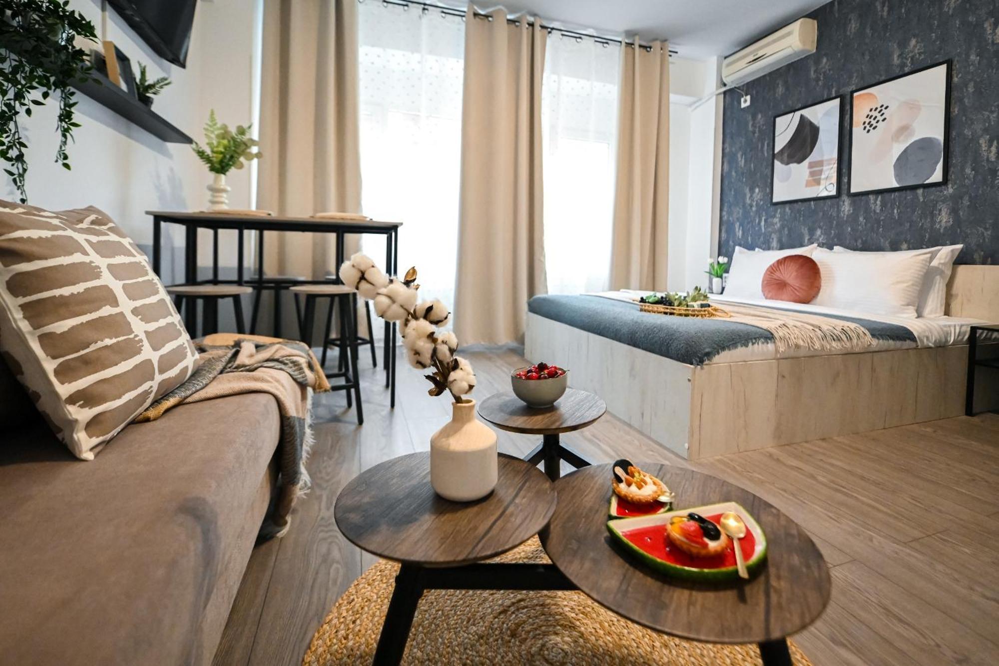 בוקרשט Old Town Charm - Modern & Comfortable Accommodation In The Heart Of The City מראה חיצוני תמונה